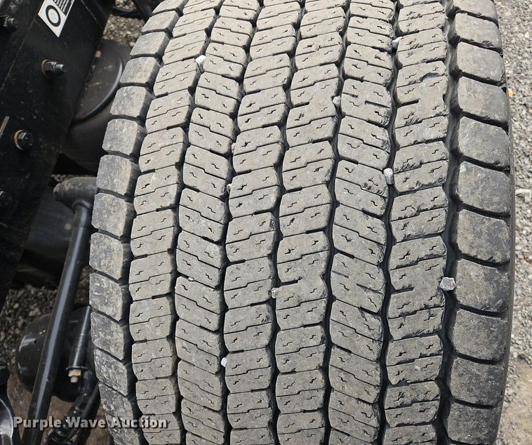 image for item NZ9135 2019 Kenworth  T680 semi truck