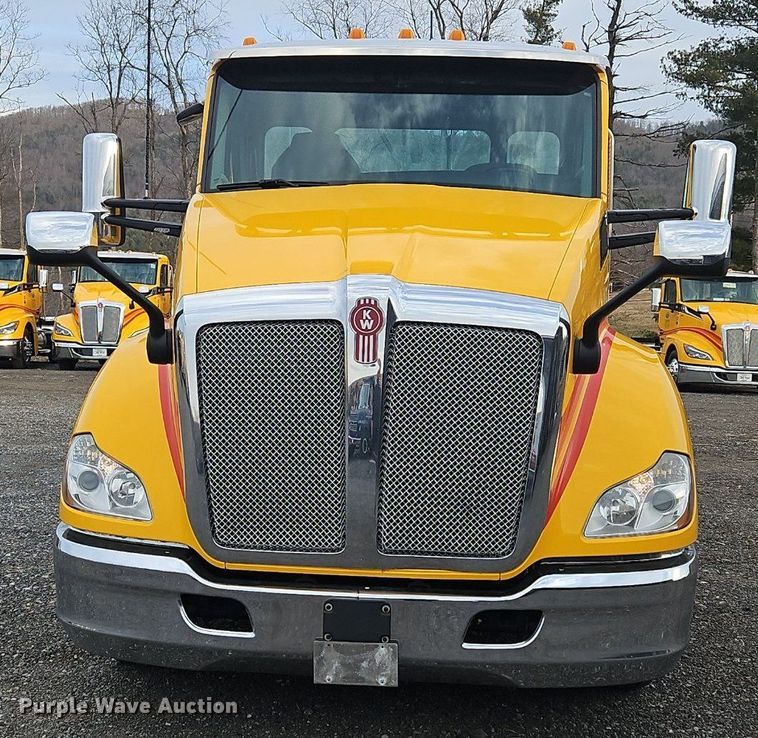 image for item NZ9137 2020 Kenworth  T680 semi truck
