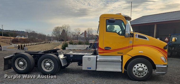 image for item NZ9137 2020 Kenworth  T680 semi truck