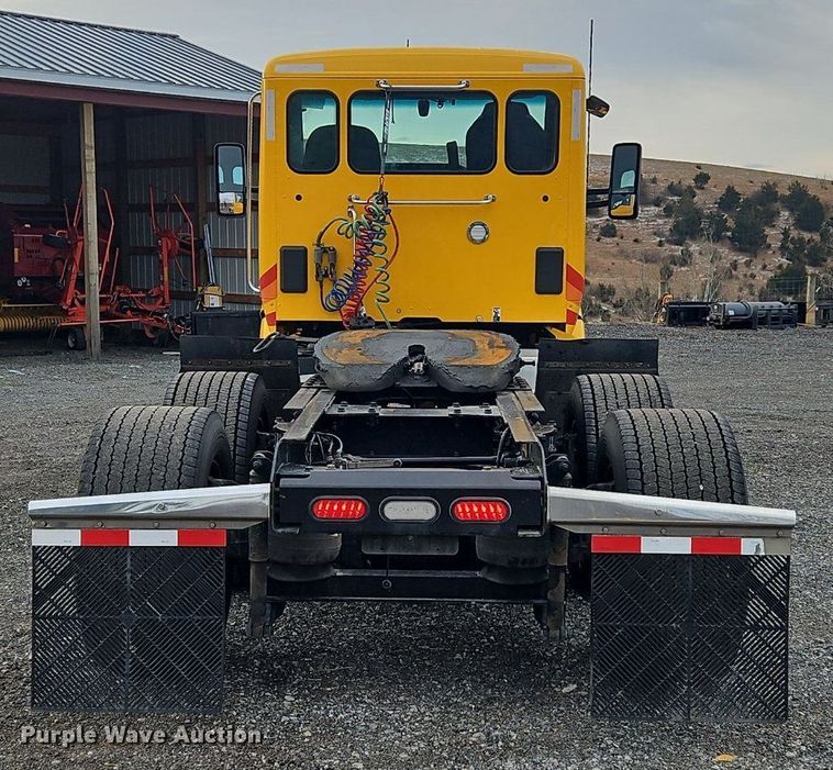 image for item NZ9137 2020 Kenworth  T680 semi truck