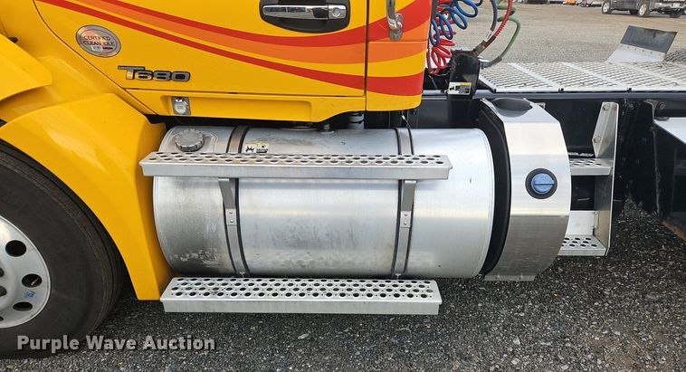 image for item NZ9137 2020 Kenworth  T680 semi truck