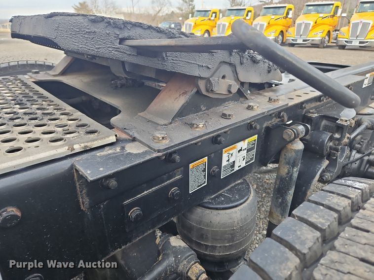 image for item NZ9137 2020 Kenworth  T680 semi truck