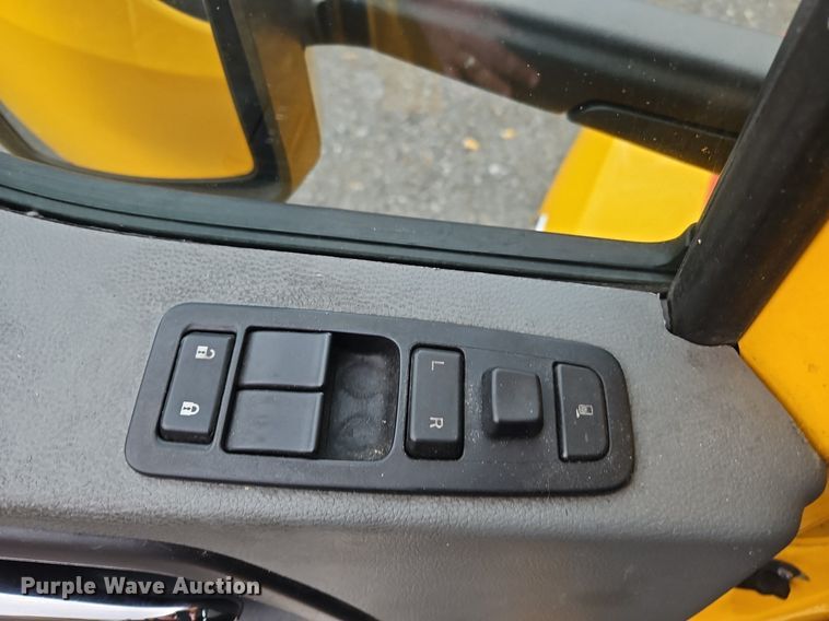 image for item NZ9137 2020 Kenworth  T680 semi truck