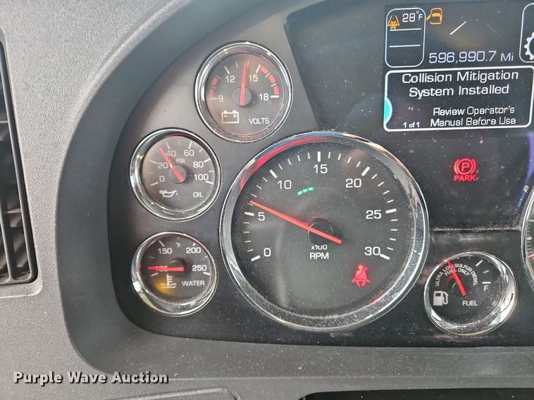 image for item NZ9137 2020 Kenworth  T680 semi truck