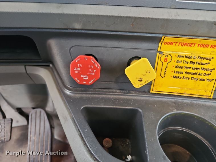 image for item NZ9137 2020 Kenworth  T680 semi truck