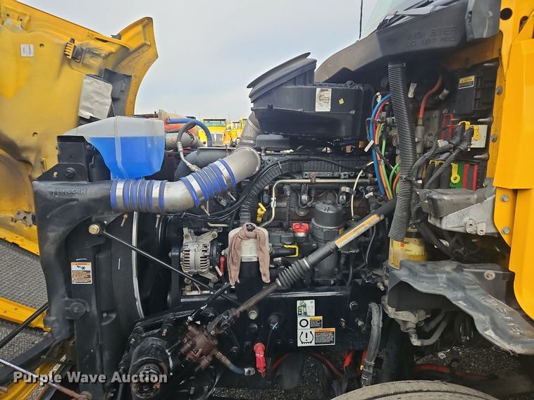 image for item NZ9137 2020 Kenworth  T680 semi truck