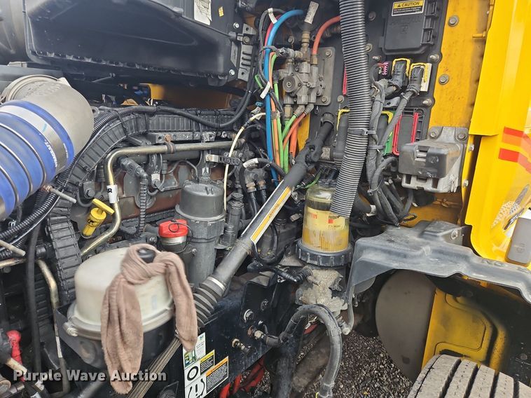 image for item NZ9137 2020 Kenworth  T680 semi truck