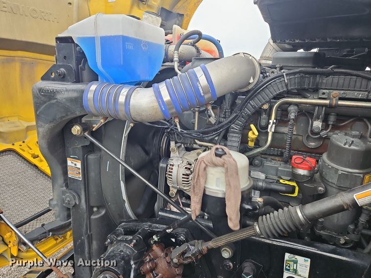 image for item NZ9137 2020 Kenworth  T680 semi truck