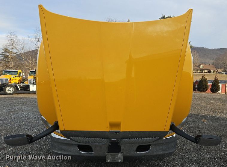 image for item NZ9137 2020 Kenworth  T680 semi truck