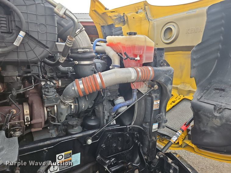 image for item NZ9137 2020 Kenworth  T680 semi truck