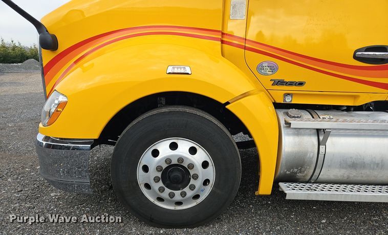 image for item NZ9137 2020 Kenworth  T680 semi truck