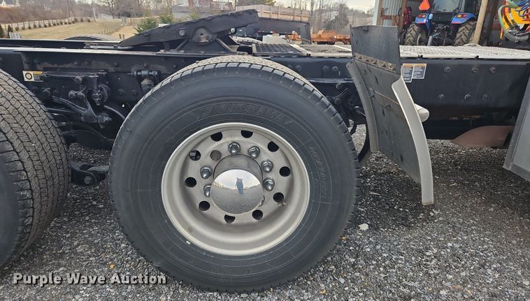 image for item NZ9137 2020 Kenworth  T680 semi truck