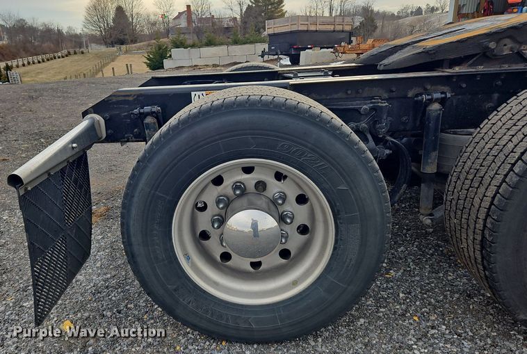 image for item NZ9137 2020 Kenworth  T680 semi truck