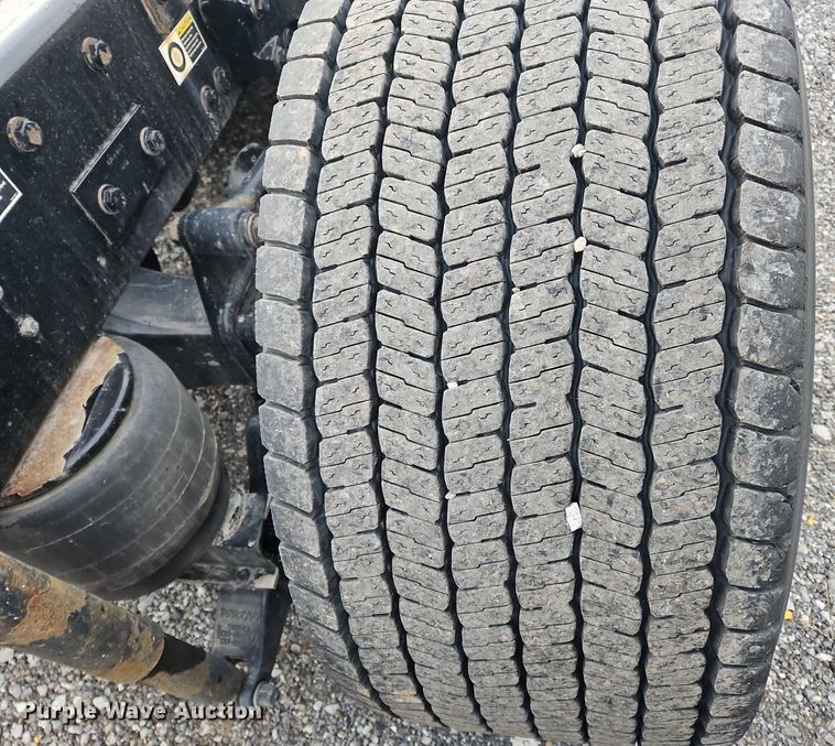 image for item NZ9137 2020 Kenworth  T680 semi truck