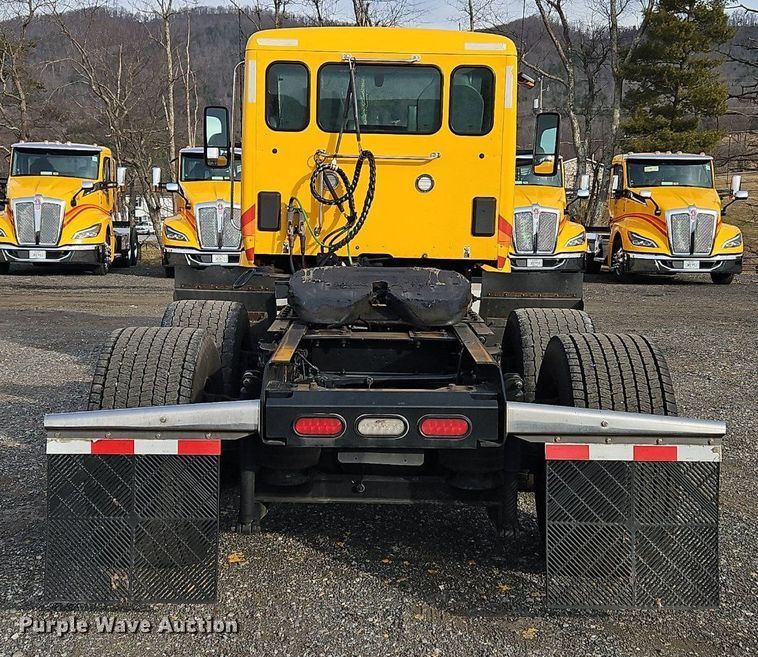 image for item NZ9138 2019 Kenworth T680 semi truck