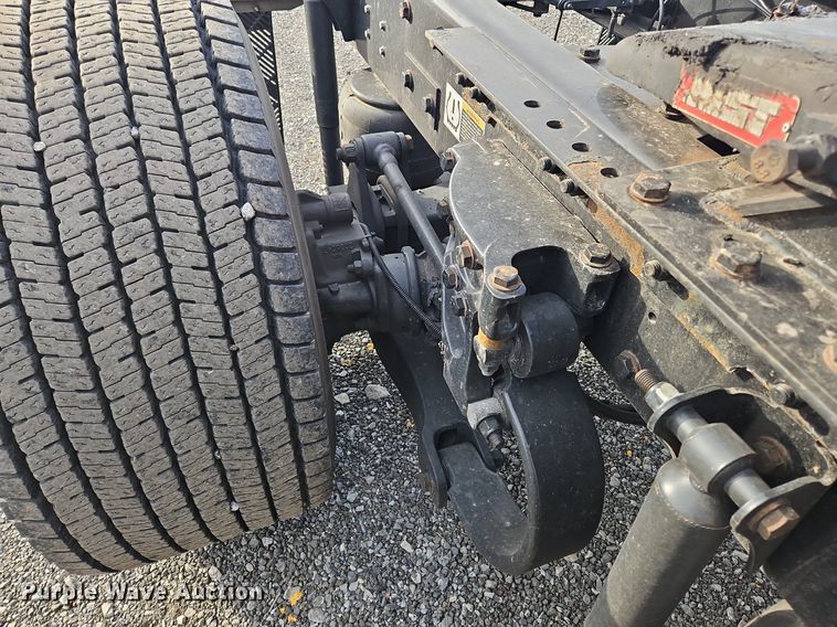 image for item NZ9138 2019 Kenworth T680 semi truck