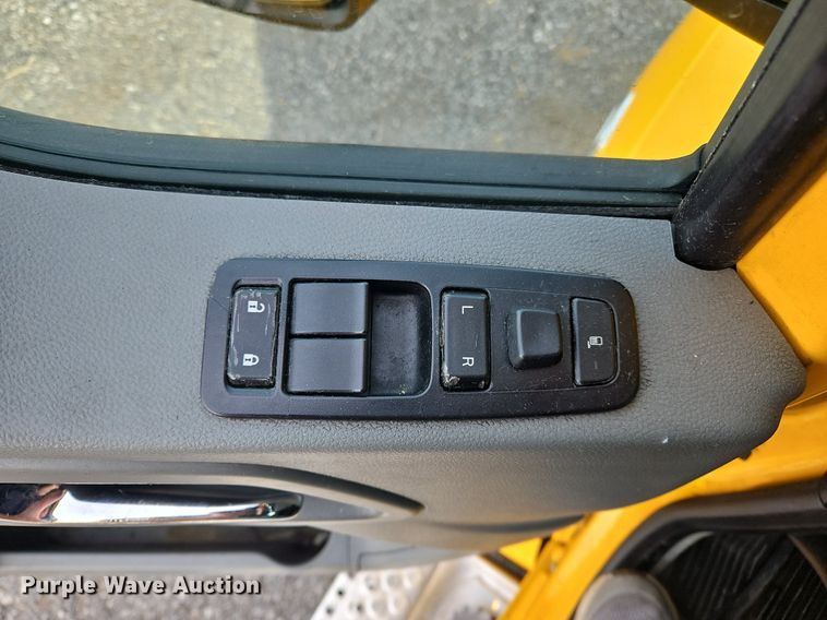 image for item NZ9138 2019 Kenworth T680 semi truck