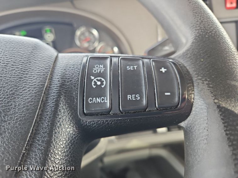 image for item NZ9138 2019 Kenworth T680 semi truck