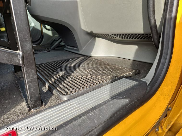 image for item NZ9138 2019 Kenworth T680 semi truck