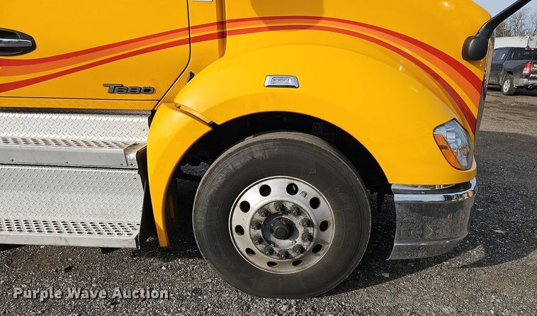 image for item NZ9138 2019 Kenworth T680 semi truck