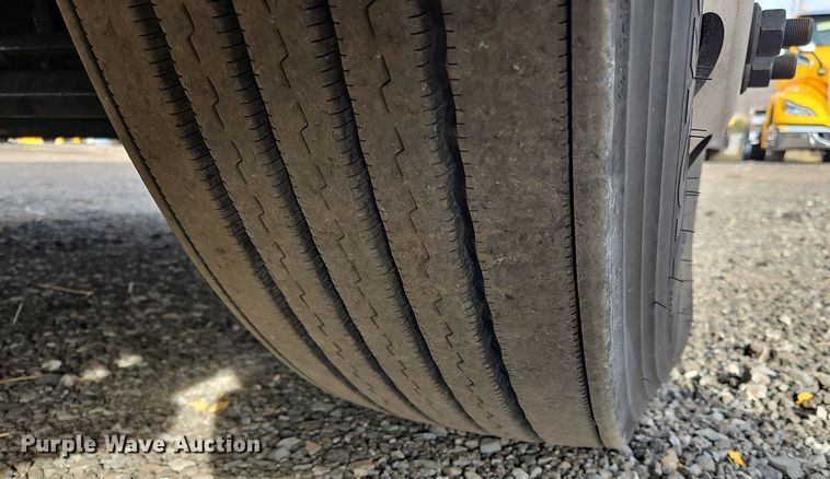 image for item NZ9138 2019 Kenworth T680 semi truck