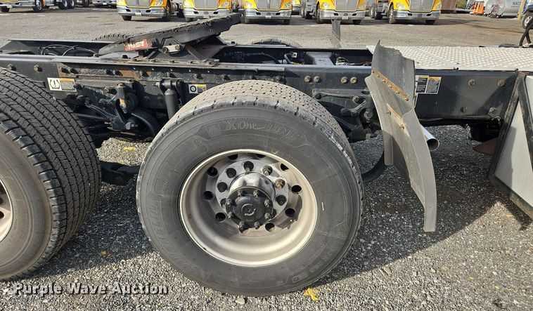 image for item NZ9138 2019 Kenworth T680 semi truck