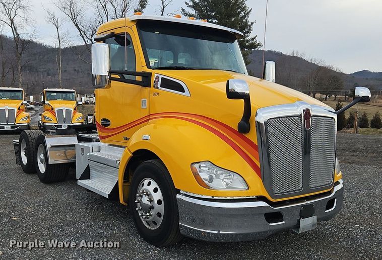 image for item NZ9139 2020 Kenworth T680 semi truck