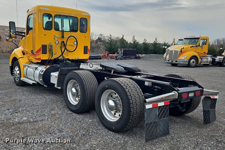 image for item NZ9139 2020 Kenworth T680 semi truck