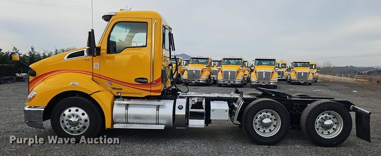 image for item NZ9139 2020 Kenworth T680 semi truck