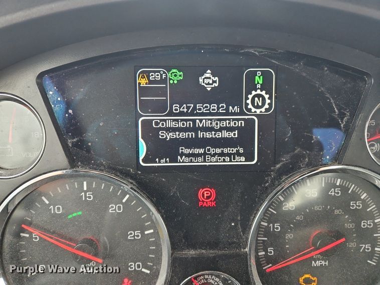 image for item NZ9139 2020 Kenworth T680 semi truck