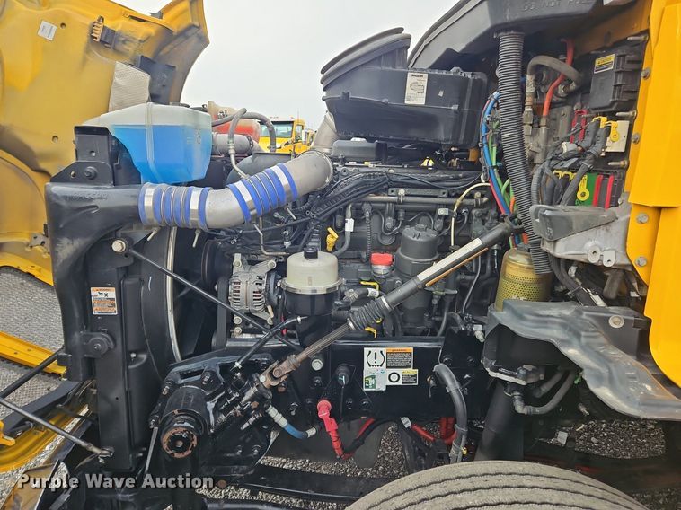 image for item NZ9139 2020 Kenworth T680 semi truck