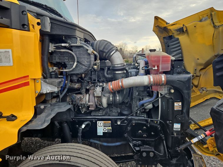 image for item NZ9139 2020 Kenworth T680 semi truck