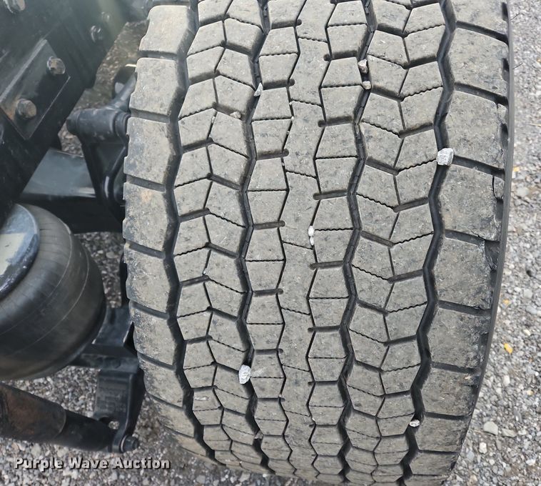 image for item NZ9139 2020 Kenworth T680 semi truck