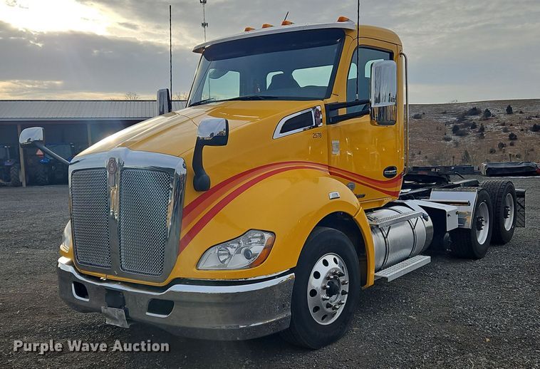 image for item NZ9140 2019 Kenworth T680 semi truck