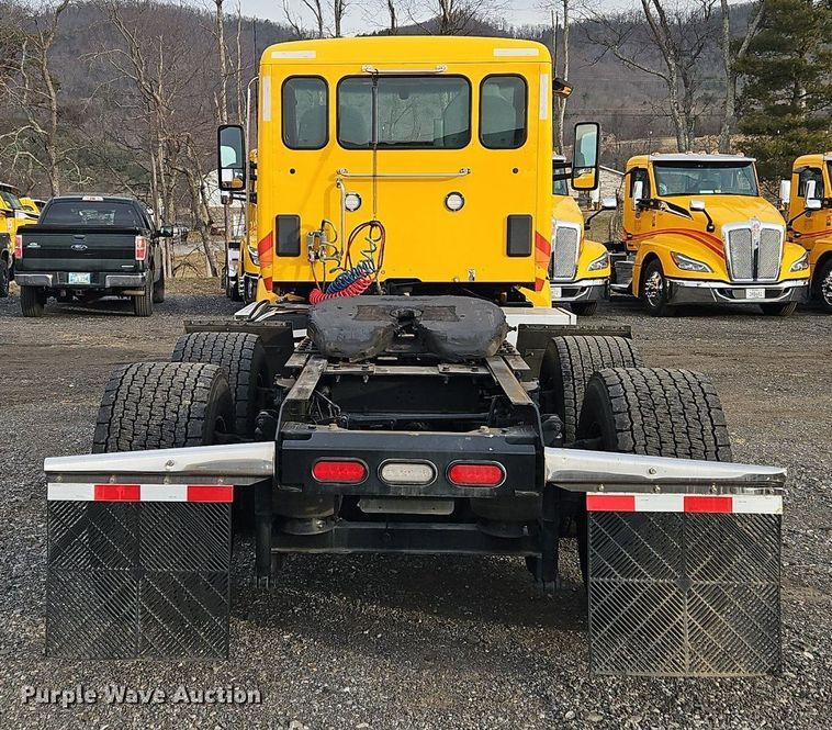 image for item NZ9140 2019 Kenworth T680 semi truck