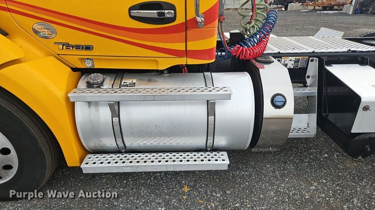 image for item NZ9140 2019 Kenworth T680 semi truck