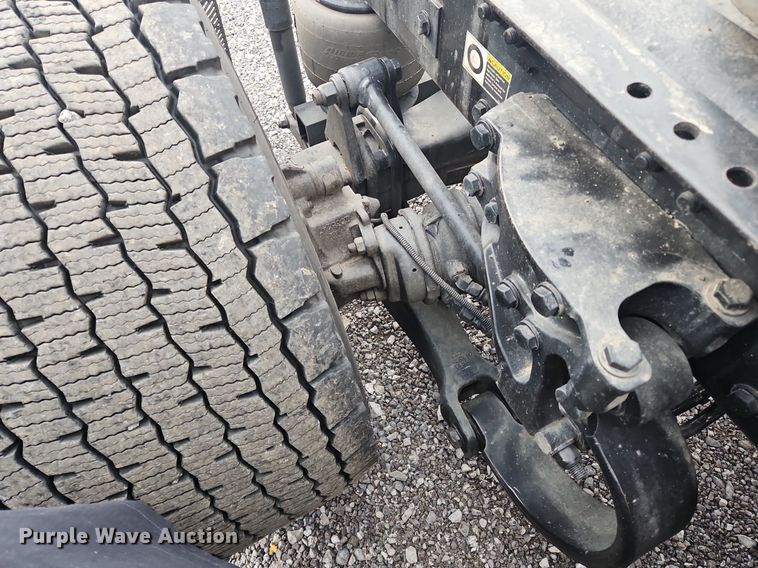 image for item NZ9140 2019 Kenworth T680 semi truck