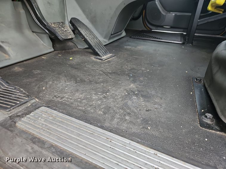 image for item NZ9140 2019 Kenworth T680 semi truck