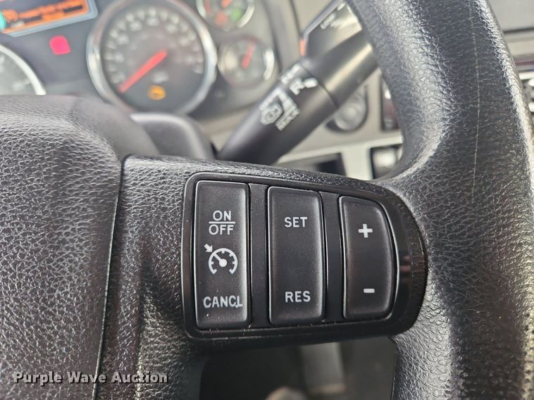 image for item NZ9140 2019 Kenworth T680 semi truck