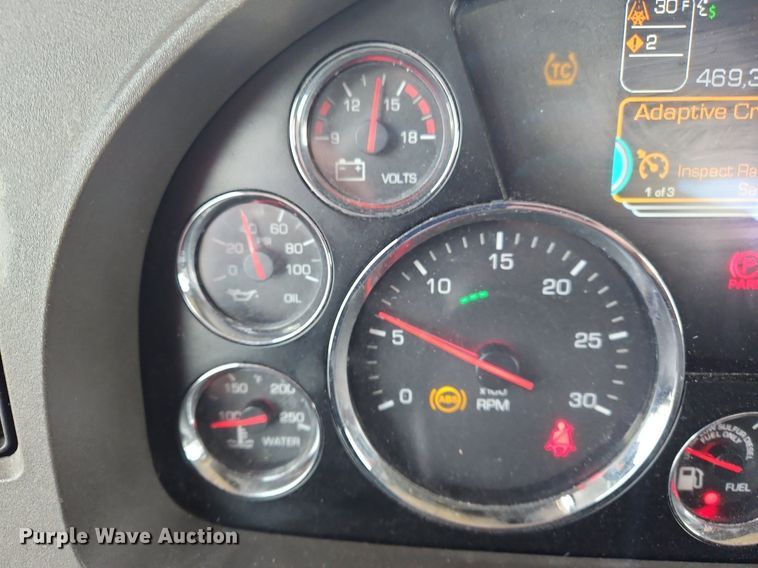 image for item NZ9140 2019 Kenworth T680 semi truck