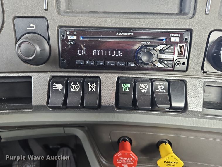 image for item NZ9140 2019 Kenworth T680 semi truck