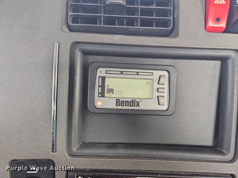 image for item NZ9140 2019 Kenworth T680 semi truck