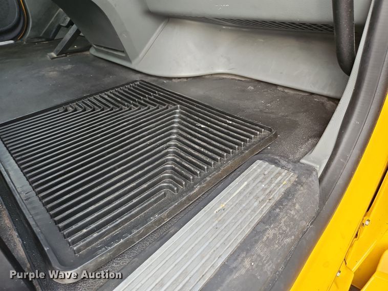 image for item NZ9140 2019 Kenworth T680 semi truck