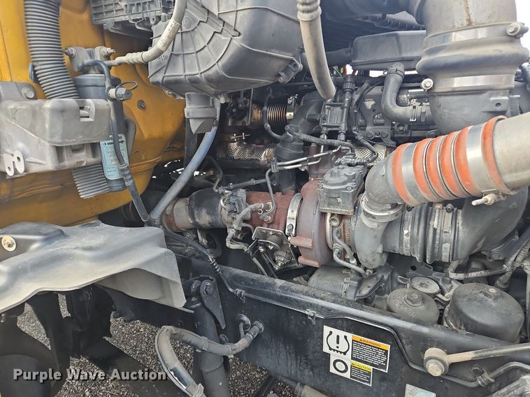 image for item NZ9140 2019 Kenworth T680 semi truck