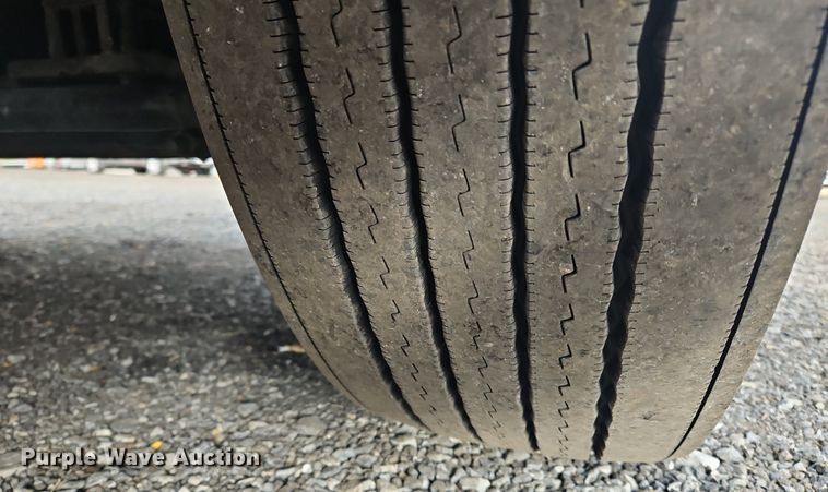 image for item NZ9140 2019 Kenworth T680 semi truck