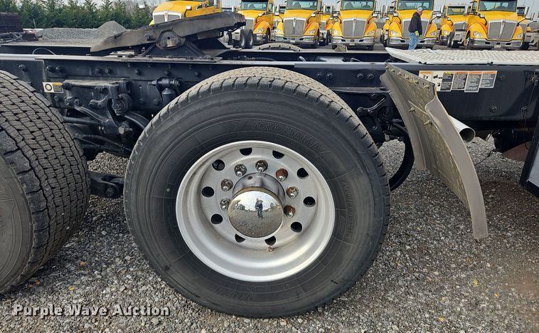 image for item NZ9140 2019 Kenworth T680 semi truck
