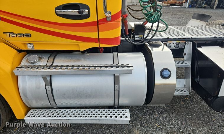 image for item NZ9141 2019 Kenworth T680 semi truck