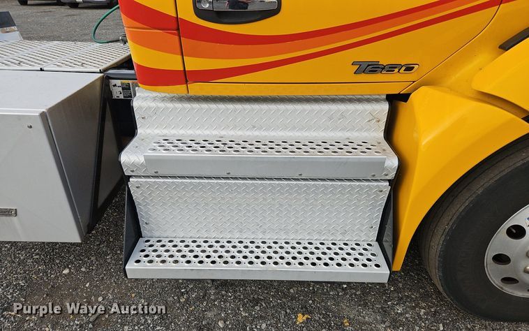 image for item NZ9141 2019 Kenworth T680 semi truck