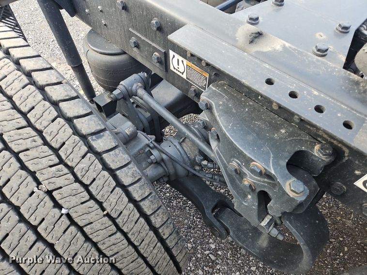 image for item NZ9141 2019 Kenworth T680 semi truck