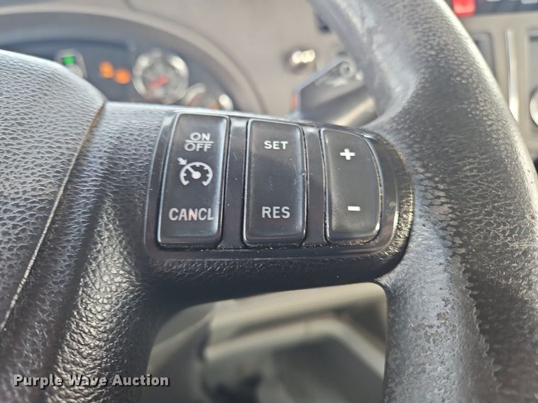 image for item NZ9141 2019 Kenworth T680 semi truck